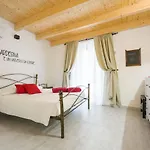 Casa Mirto بيت ضيافة